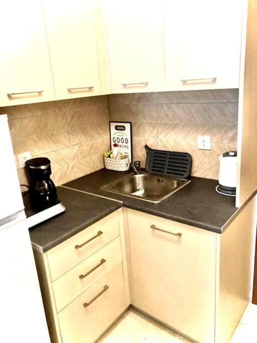 Akadimias Apartment 1 Атина Екстериор снимка